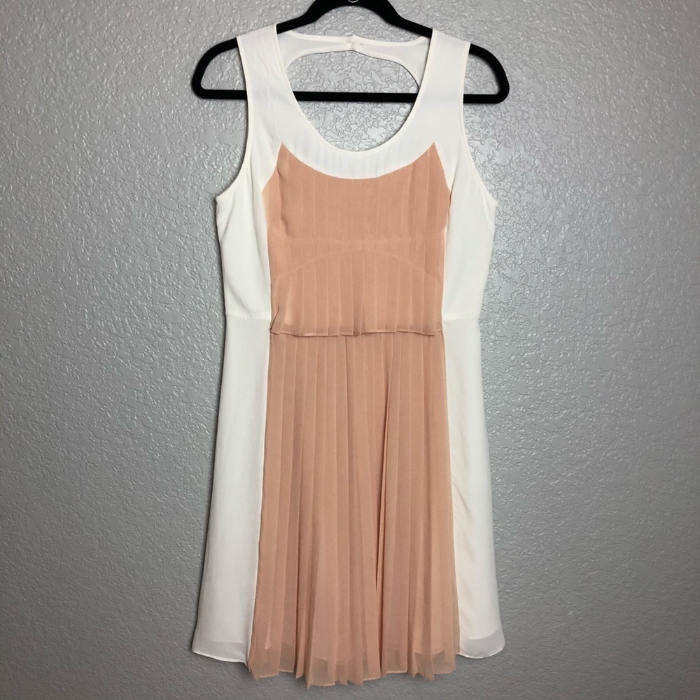 McGinn Pleated Dress Cutout Back White & Nude M - Picture 2 of 13